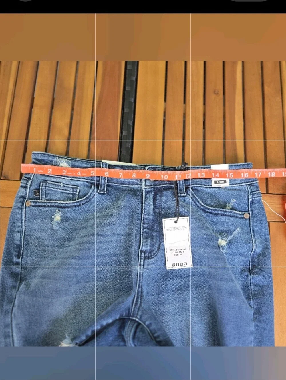 NWT Judy Blue V-Front Distressed Denim Shorts (Size XL) - Picture 8 of 10